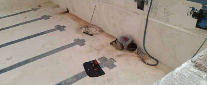 水管工翻新空泳池